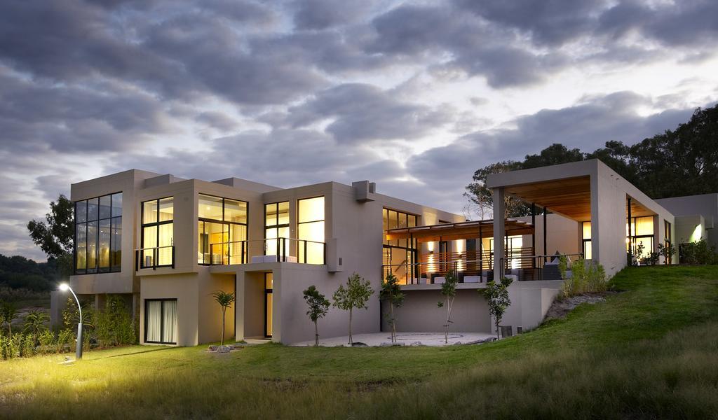 Lombardy Boutique Hotel & Conference Venue Pretoria-Noord Buitenkant foto