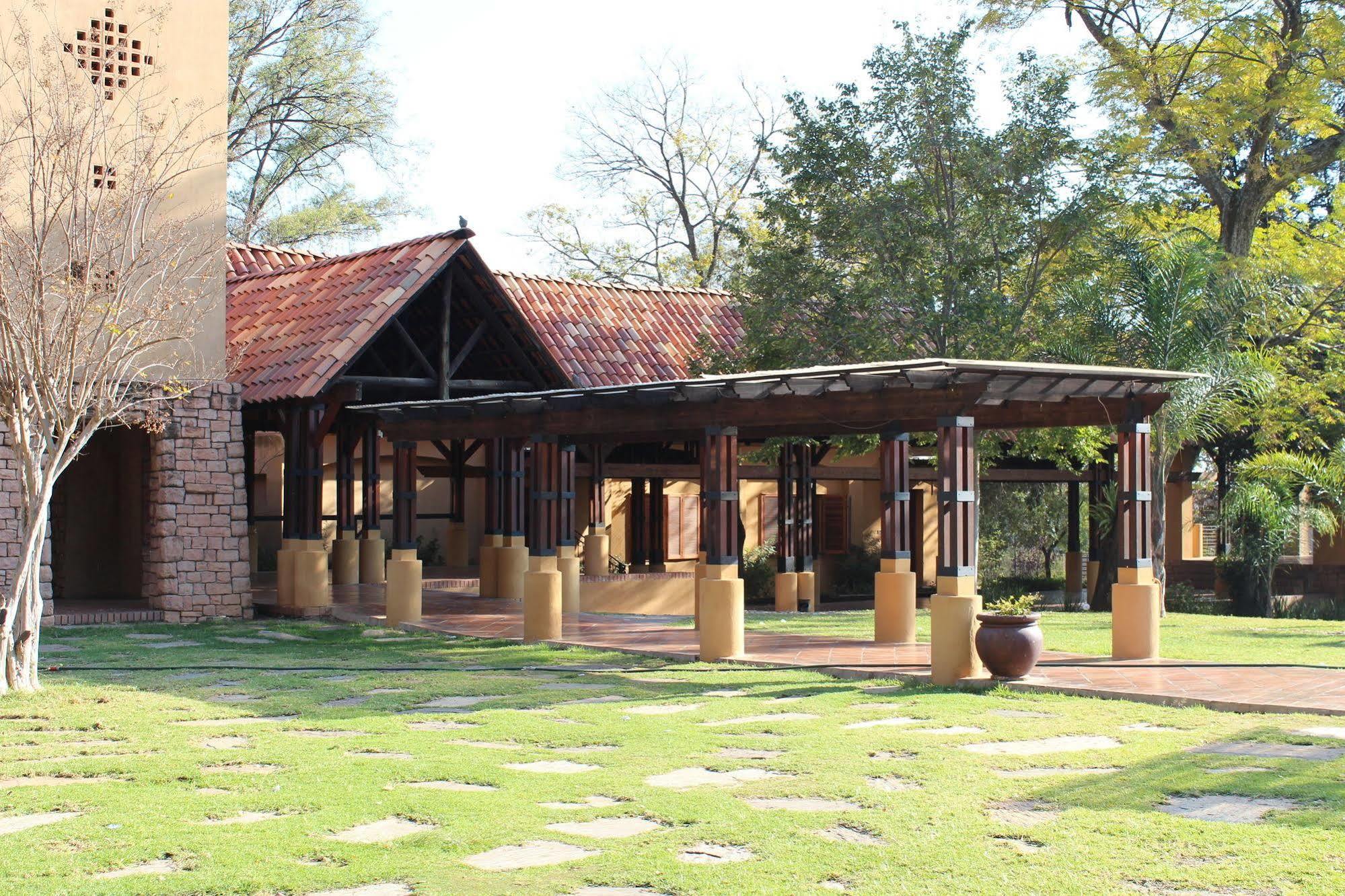 Lombardy Boutique Hotel & Conference Venue Pretoria-Noord Buitenkant foto