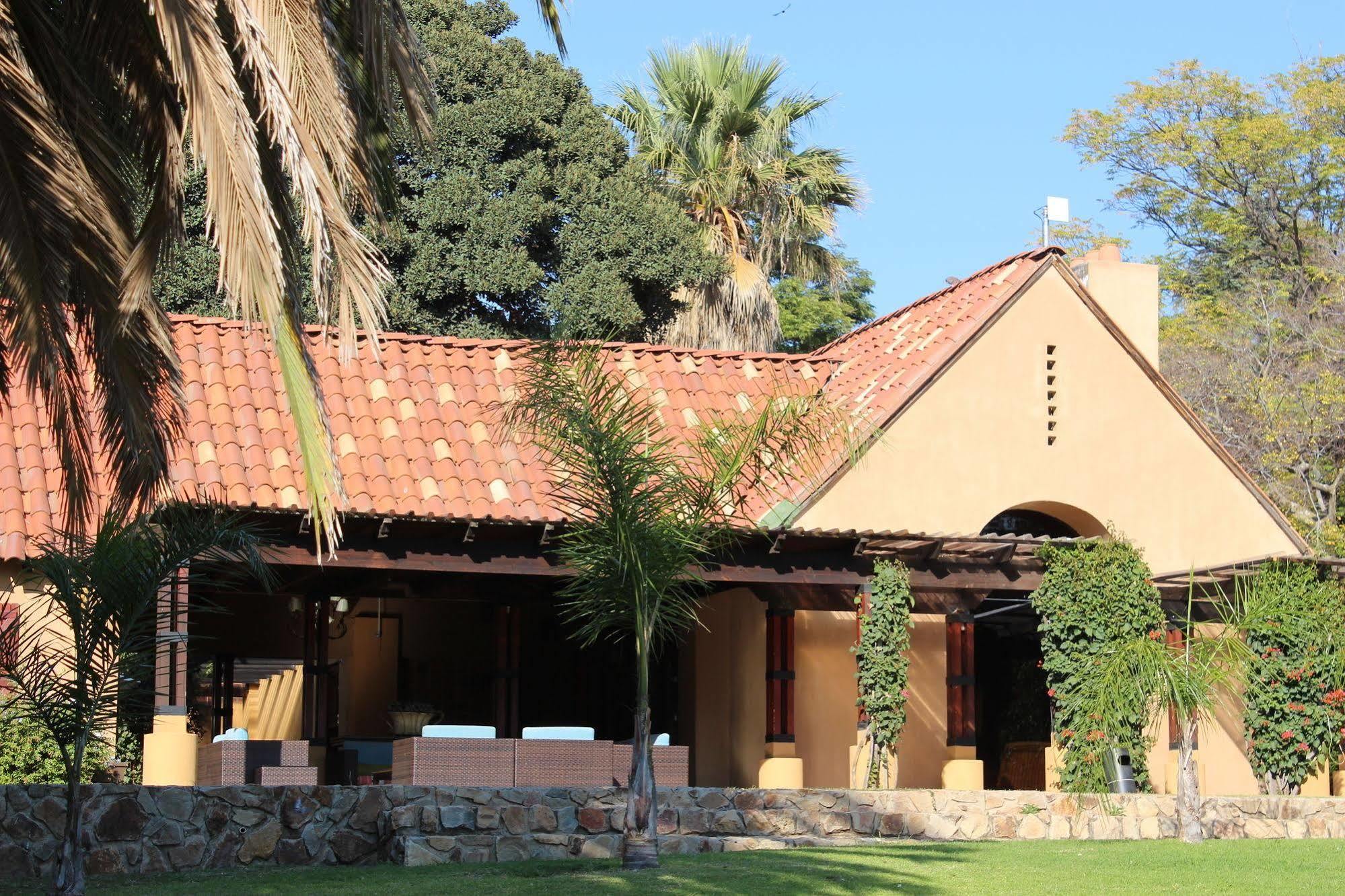 Lombardy Boutique Hotel & Conference Venue Pretoria-Noord Buitenkant foto