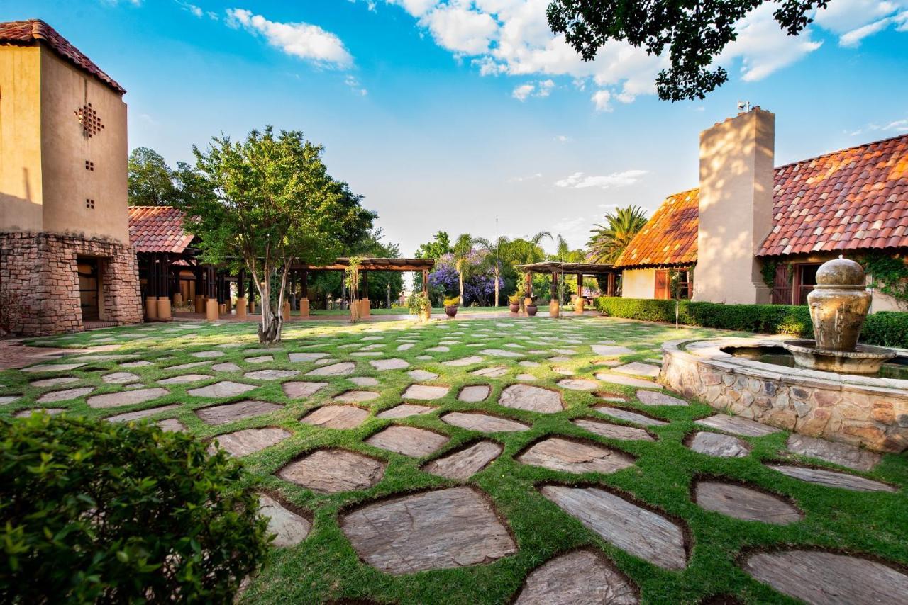 Lombardy Boutique Hotel & Conference Venue Pretoria-Noord Buitenkant foto