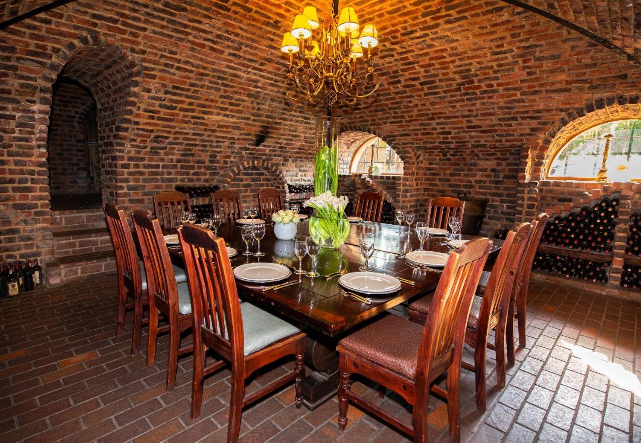 Lombardy Boutique Hotel & Conference Venue Pretoria-Noord Buitenkant foto