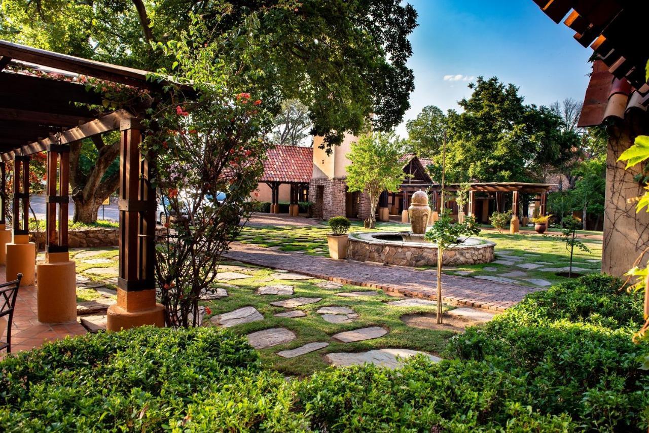 Lombardy Boutique Hotel & Conference Venue Pretoria-Noord Buitenkant foto